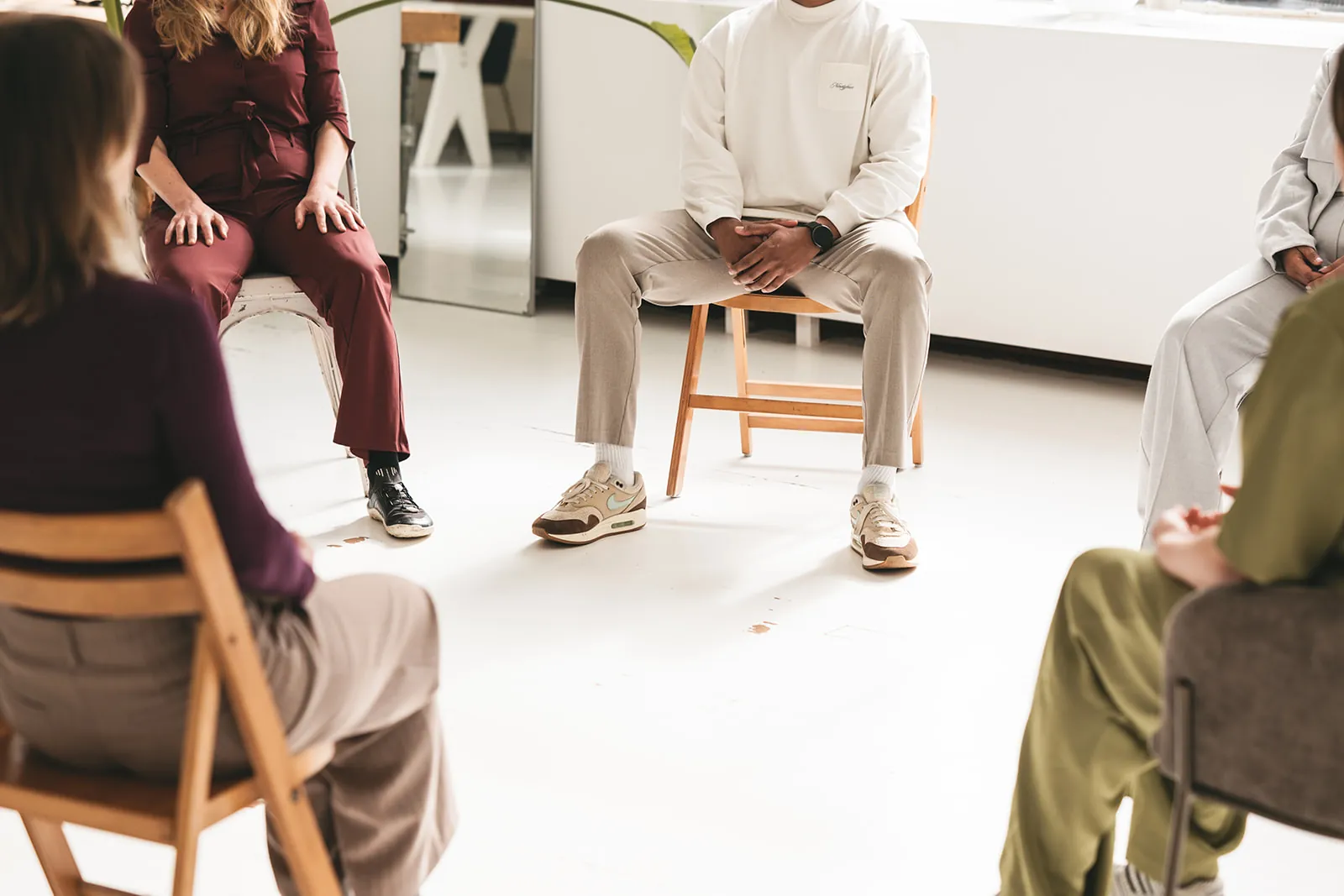 Warme en veilige setting tijdens familieopstelling bij Systemique